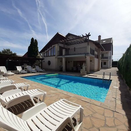 Familia Apartmanhaz Keszthely Exterior photo