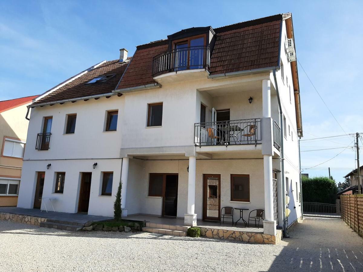 Familia Apartmanhaz Keszthely Exterior photo