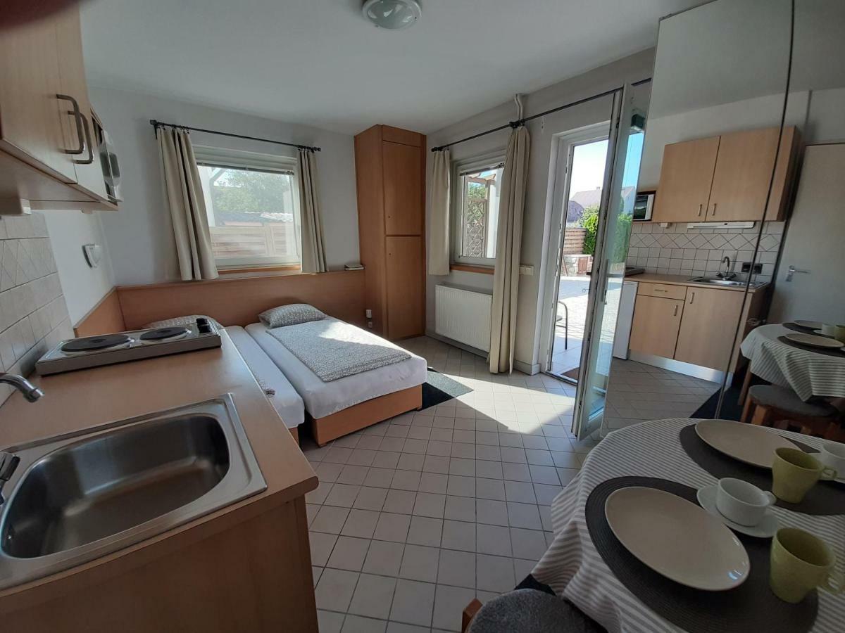 Familia Apartmanhaz Keszthely Exterior photo