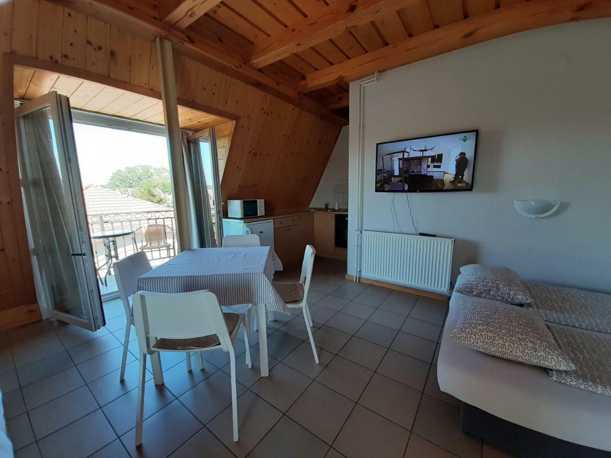 Familia Apartmanhaz Keszthely Exterior photo
