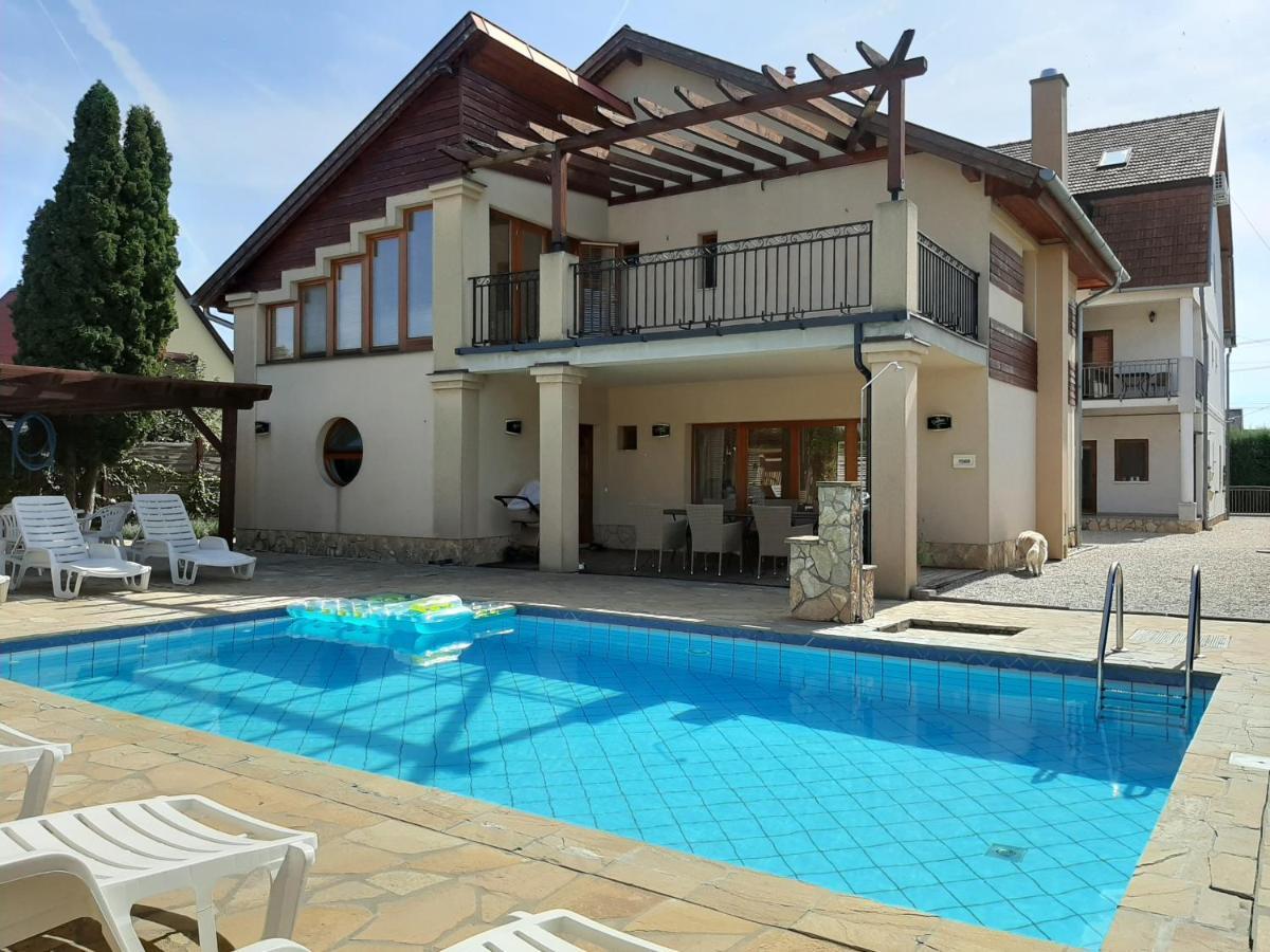 Familia Apartmanhaz Keszthely Exterior photo